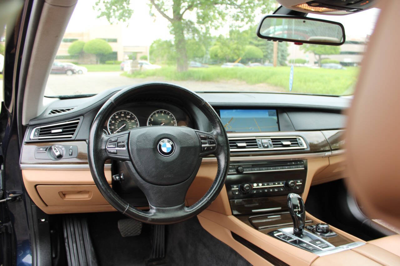 Used 2011 BMW 750Li xDrive AWD/4WD image 18
