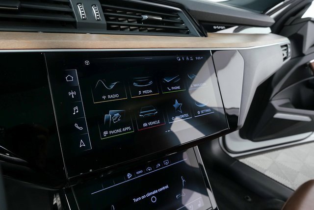 Used 2024 Audi Q8 e-tron Premium Plus image 13