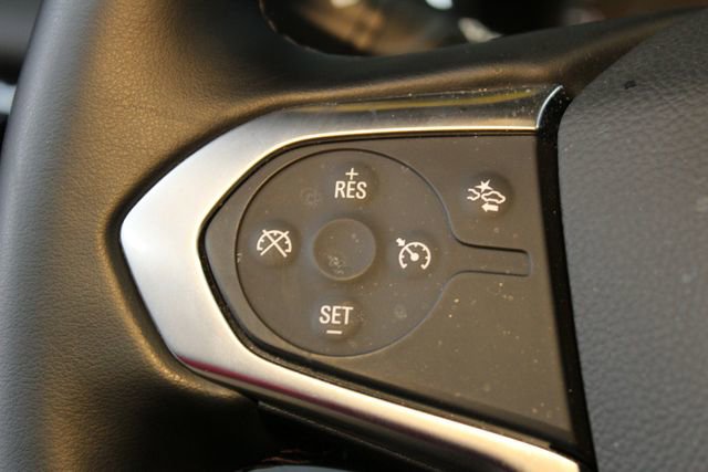 Used 2023 Chevrolet Traverse LT image 22