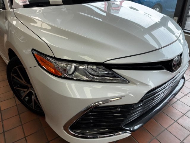 Used 2022 Toyota Camry XLE FWD image 2