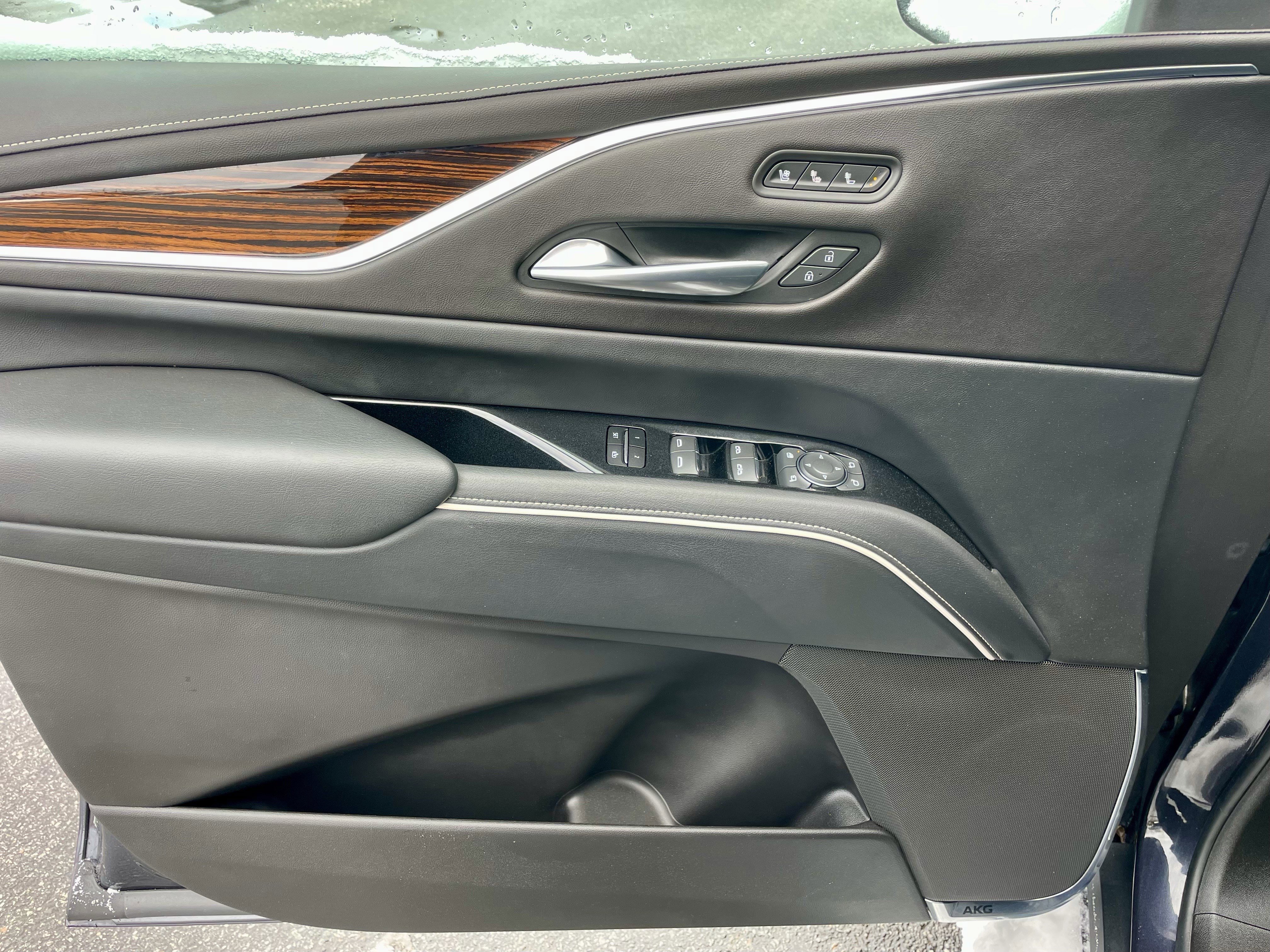 Used 2023 Cadillac Escalade Premium Luxury image 12