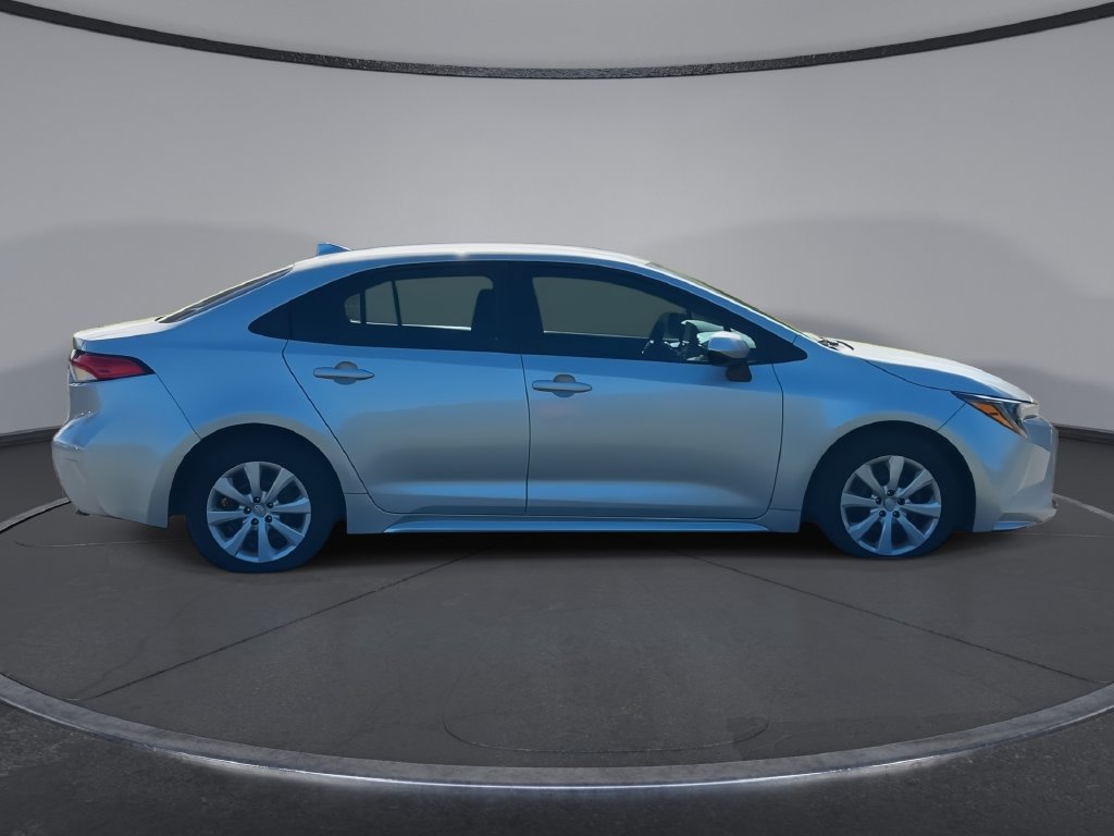 Used 2024 Toyota Corolla LE FWD image 9