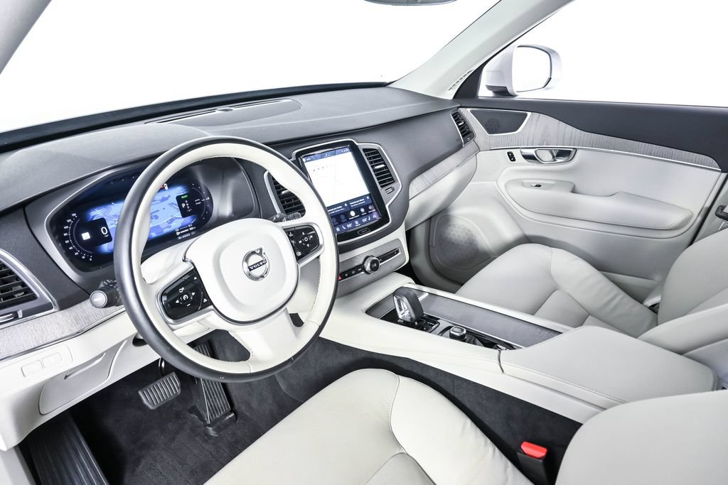 Certified 2025 Volvo XC90 T8 Core w/ Protection Package AWD/4WD image 6