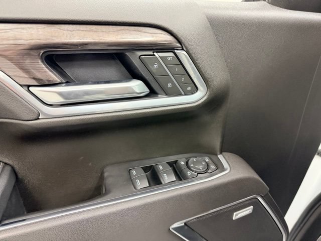 Certified 2025 Chevrolet Silverado 1500 LTZ AWD/4WD image 18