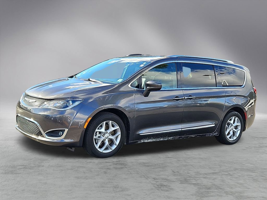 Used 2020 Chrysler Pacifica Touring-L image 3