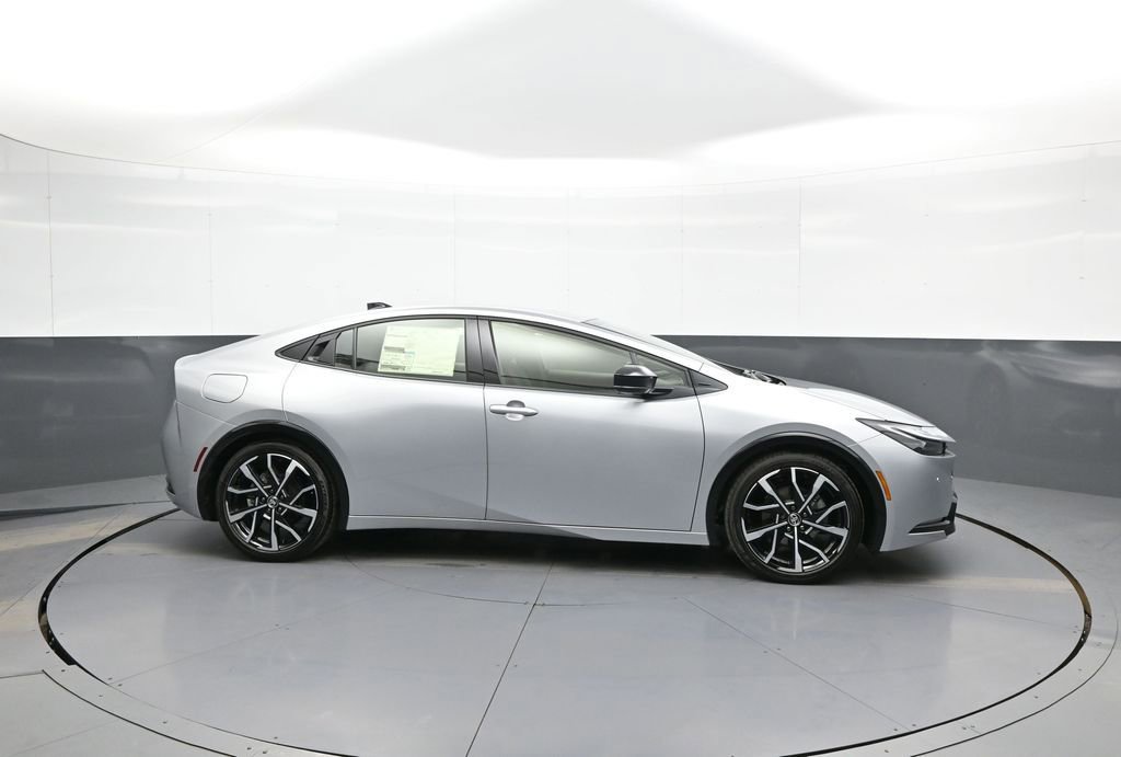 New 2026 Toyota Prius Plug-In Hybrid FWD image 5