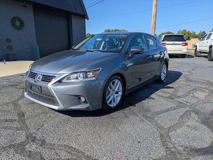 Used 2015 Lexus CT 200h w/ Seat Comfort Package FWD image 2