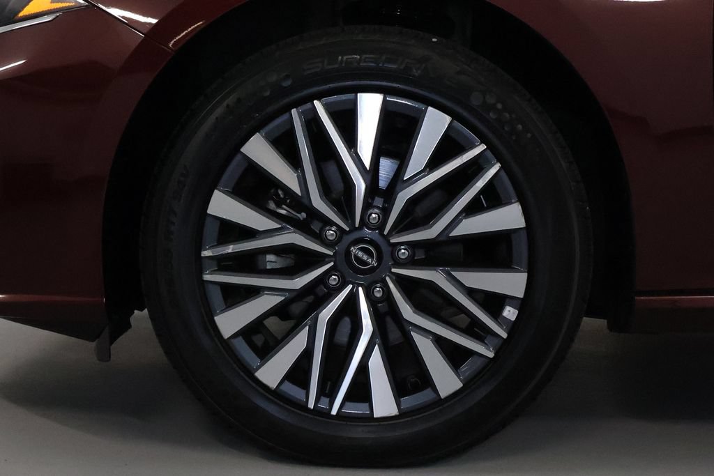 Used 2025 Nissan Altima 2.5 SV AWD/4WD image 32