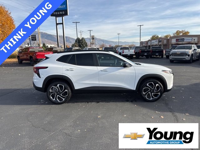 New 2026 Chevrolet Trax RS w/ Sunroof Package image 8