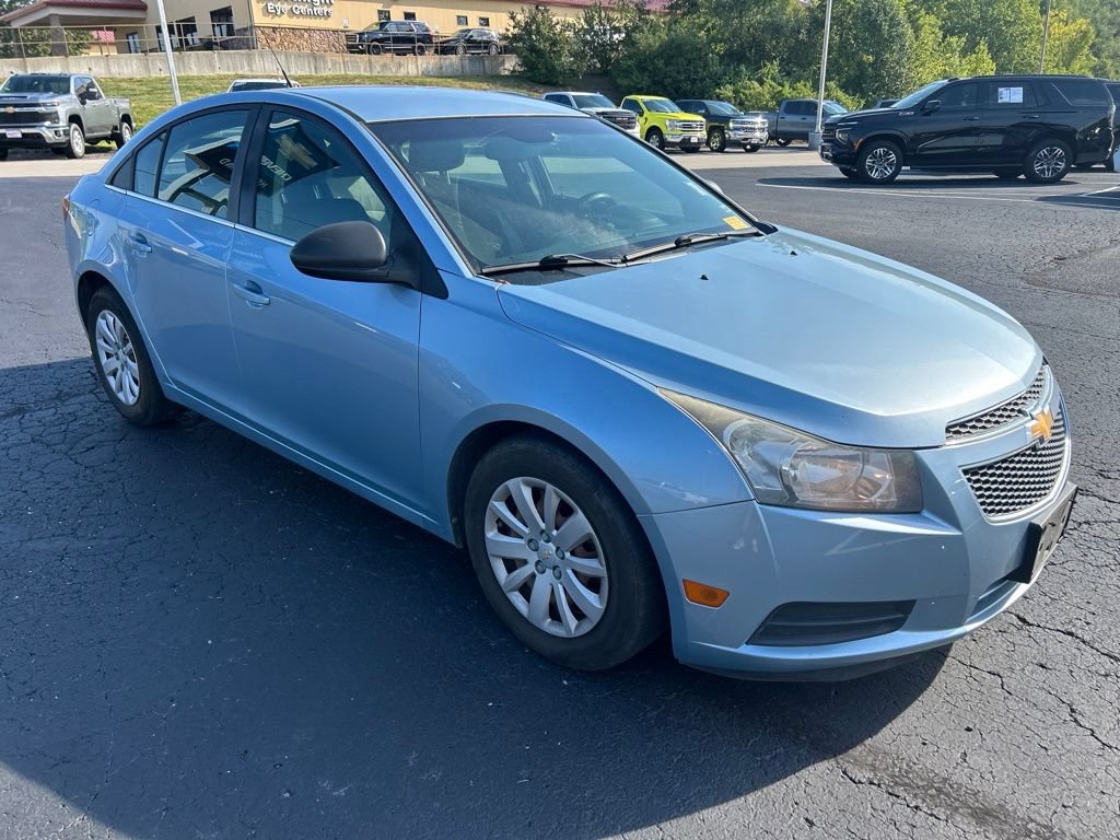 Used 2011 Chevrolet Cruze LS w/ Connectivity Package FWD image 3