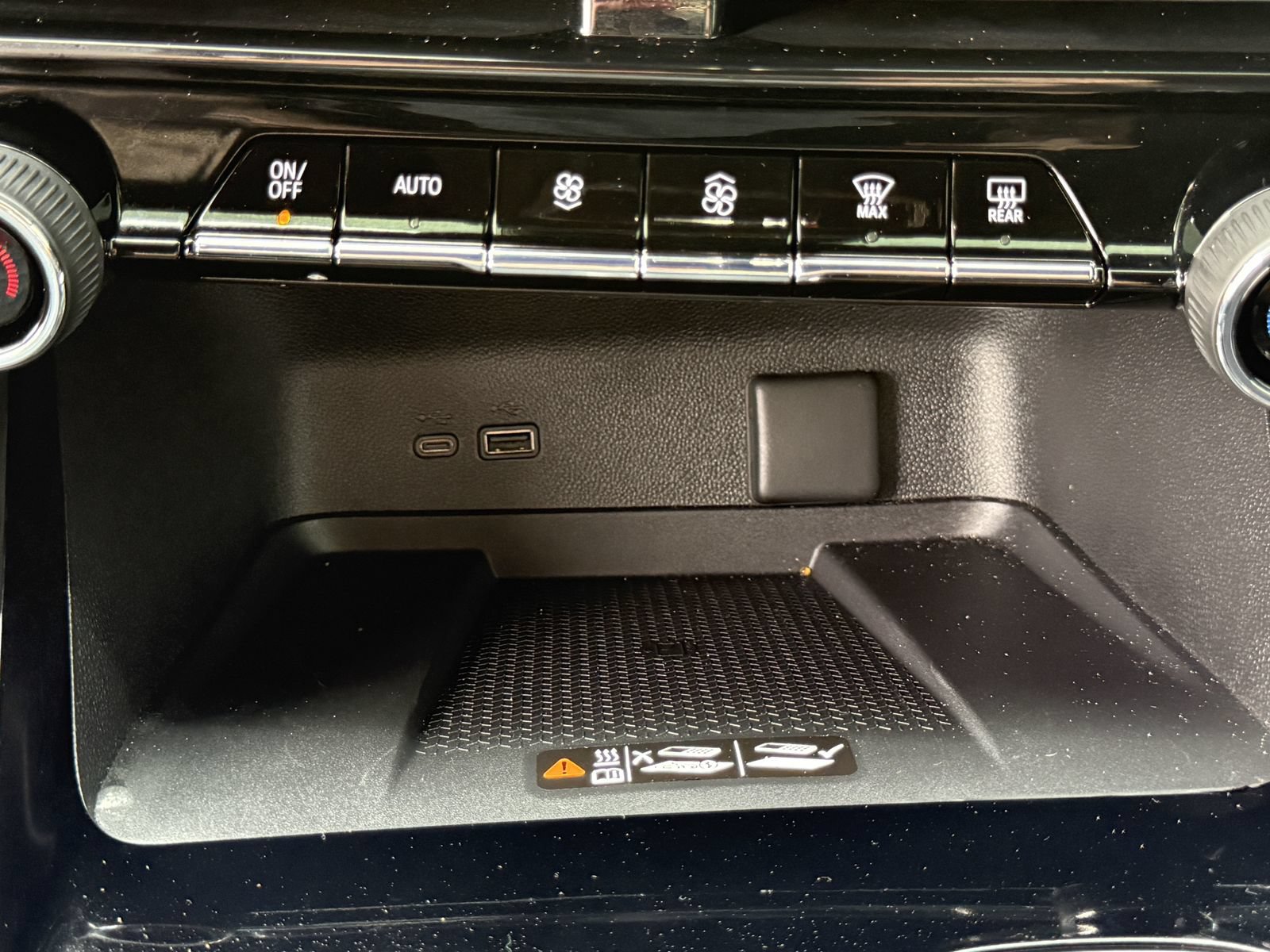 Used 2026 Chevrolet Traverse RS w/ LPO, Floor Liner Package FWD image 33