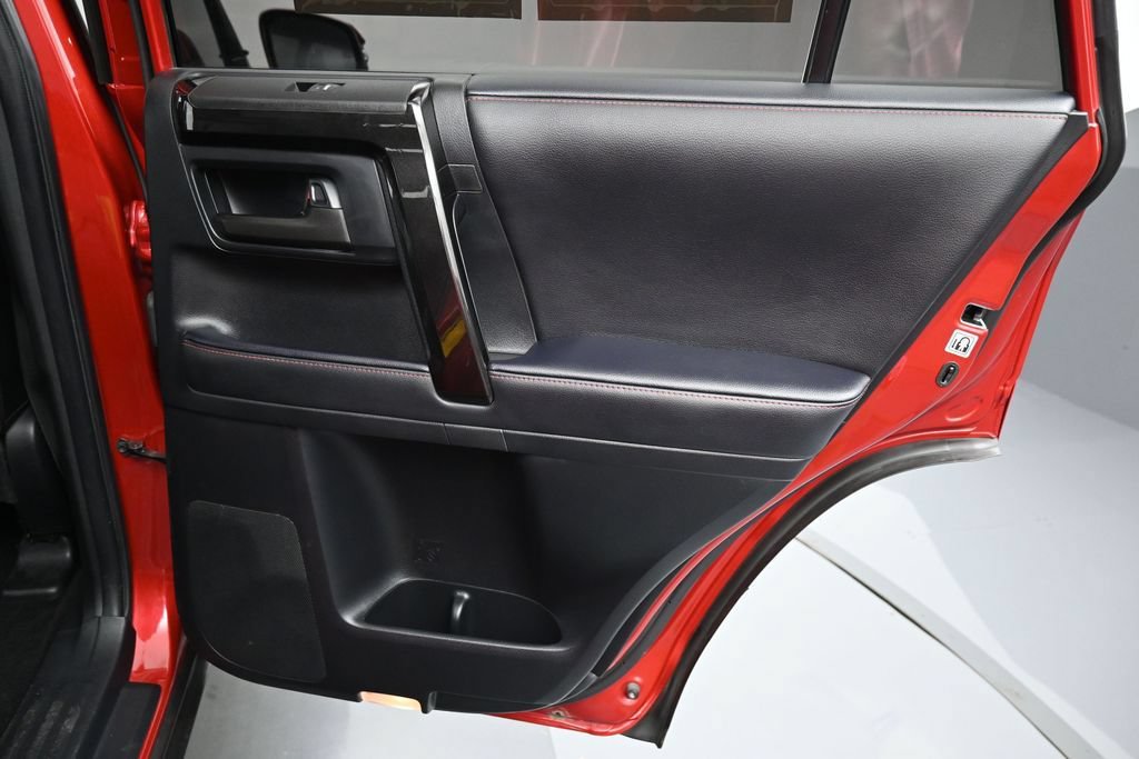 Used 2022 Toyota 4Runner TRD Off-Road Premium AWD/4WD image 33