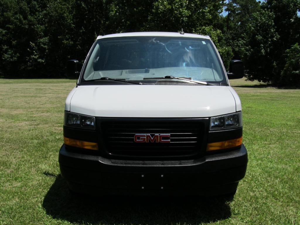 Used 2022 GMC Savana 3500 Extended w/ Driver Convenience Package image 9