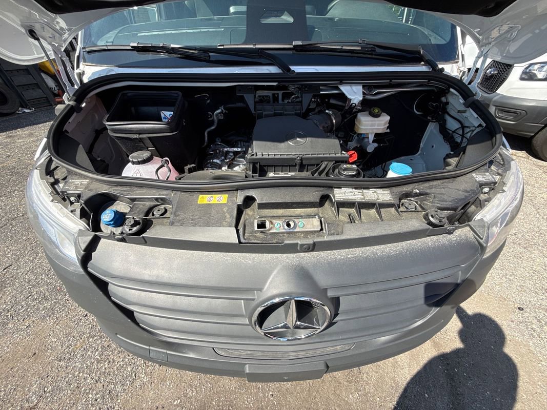 Used 2025 Mercedes-Benz Sprinter 2500 image 33