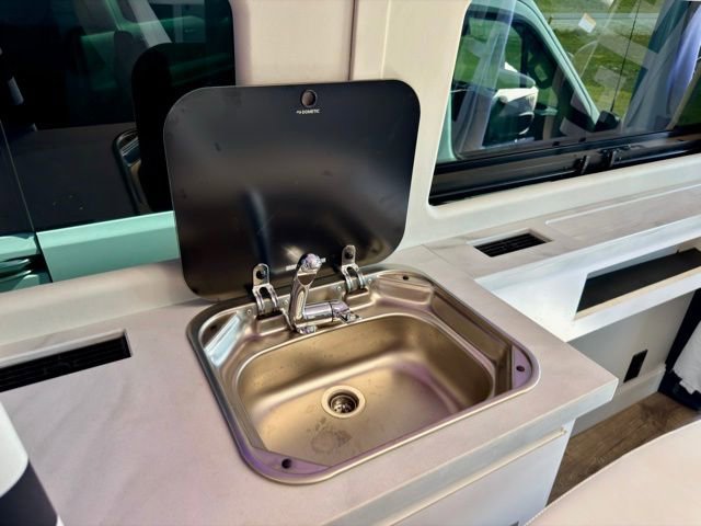 Used 2023 Mercedes-Benz Sprinter 2500 image 17