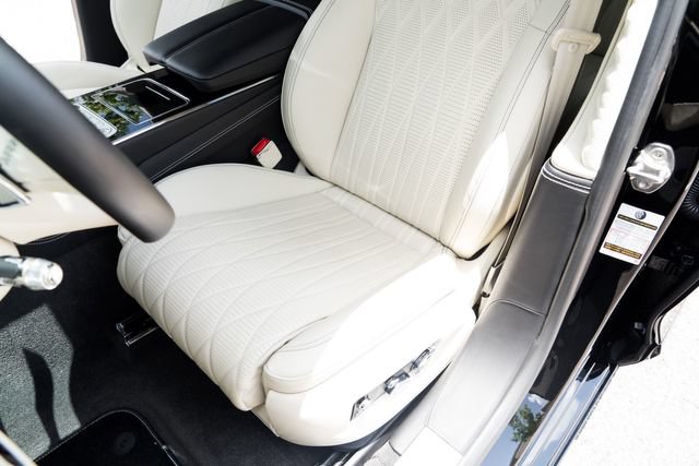 Used 2023 Bentley Flying Spur Azure AWD/4WD image 32