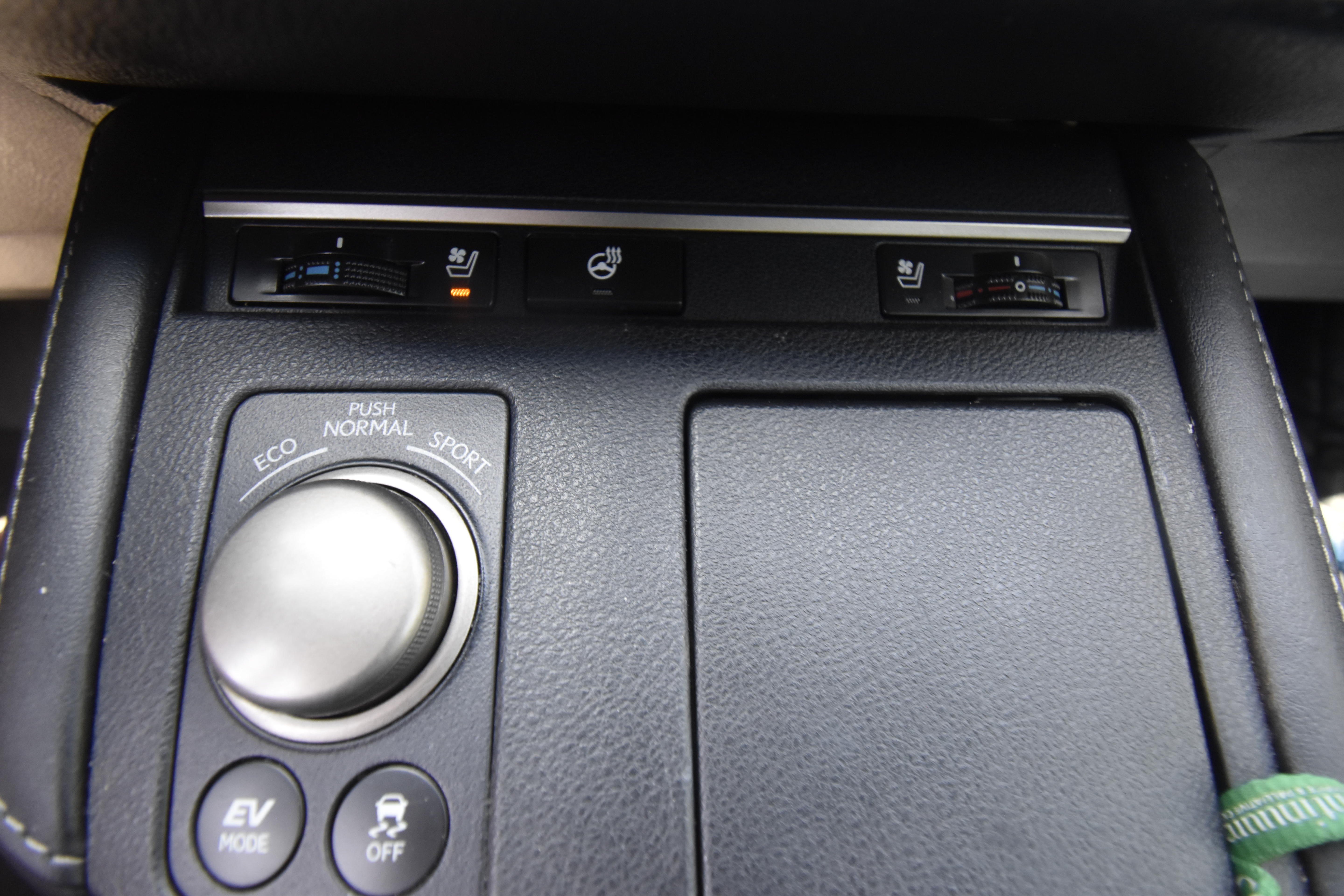 Used 2016 Lexus ES 300h w/ Navigation System Package FWD image 13