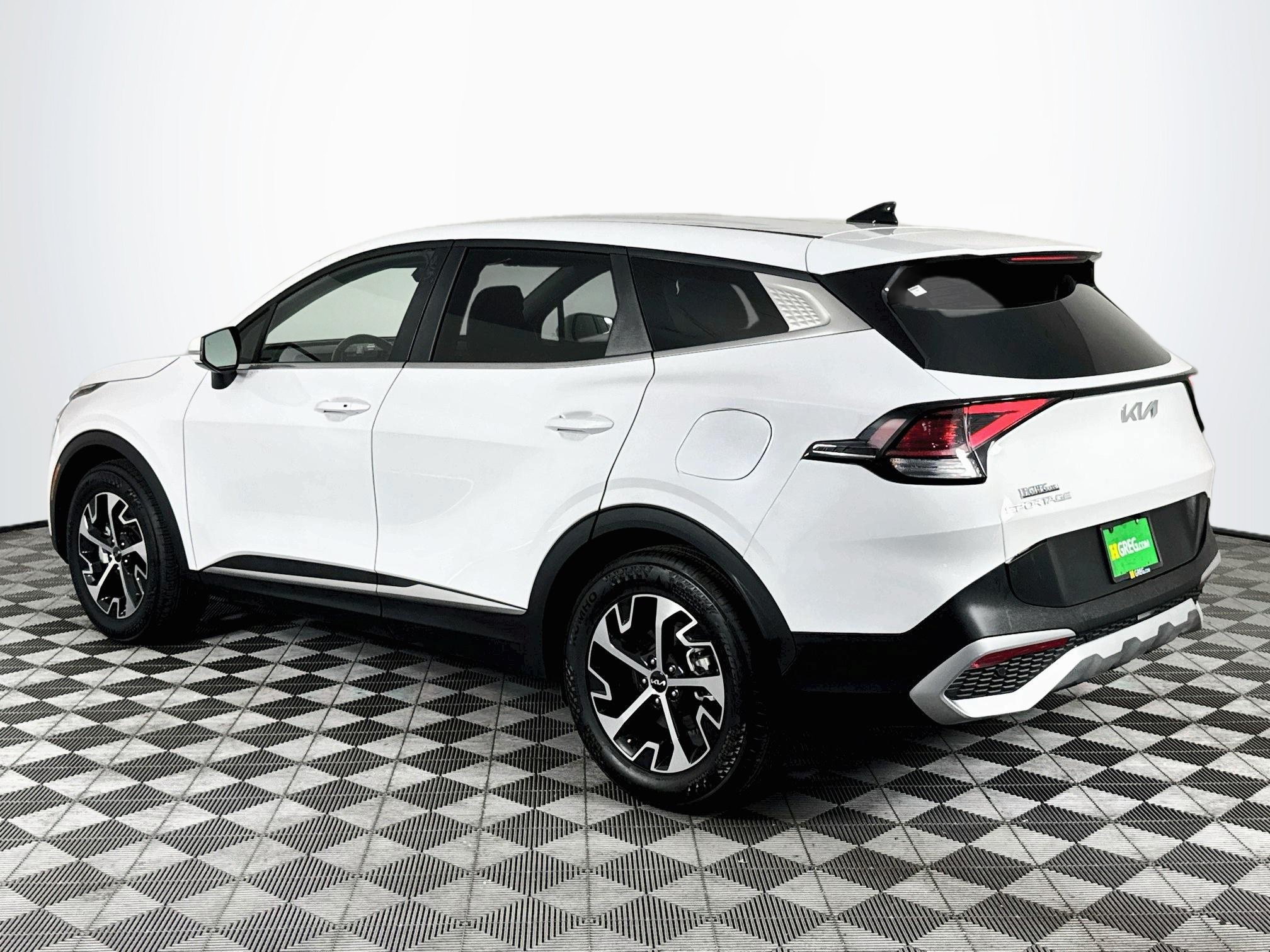 Used 2025 Kia Sportage EX FWD image 6