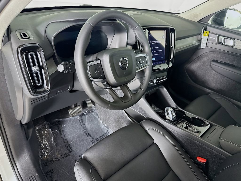 New 2026 Volvo XC40 B5 Ultra w/ Climate Package image 9