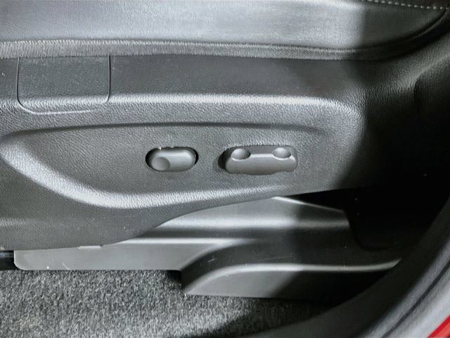 Used 2021 Buick Encore Preferred AWD/4WD image 11