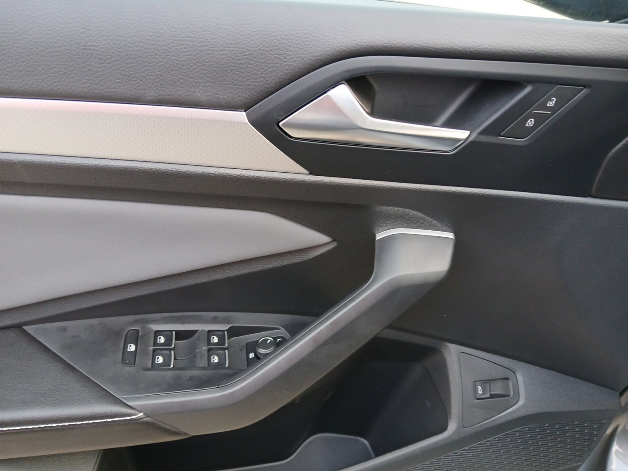 Certified 2026 Volkswagen Jetta SE FWD image 10