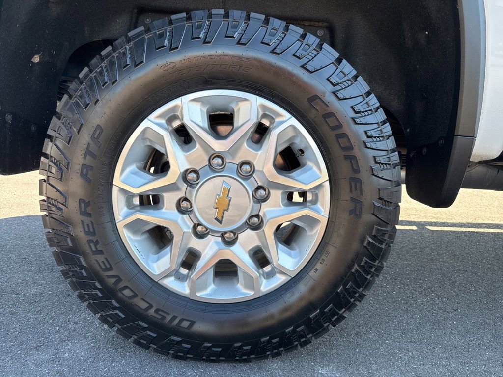 Used 2023 Chevrolet Silverado 2500 LT w/ Convenience Package image 12