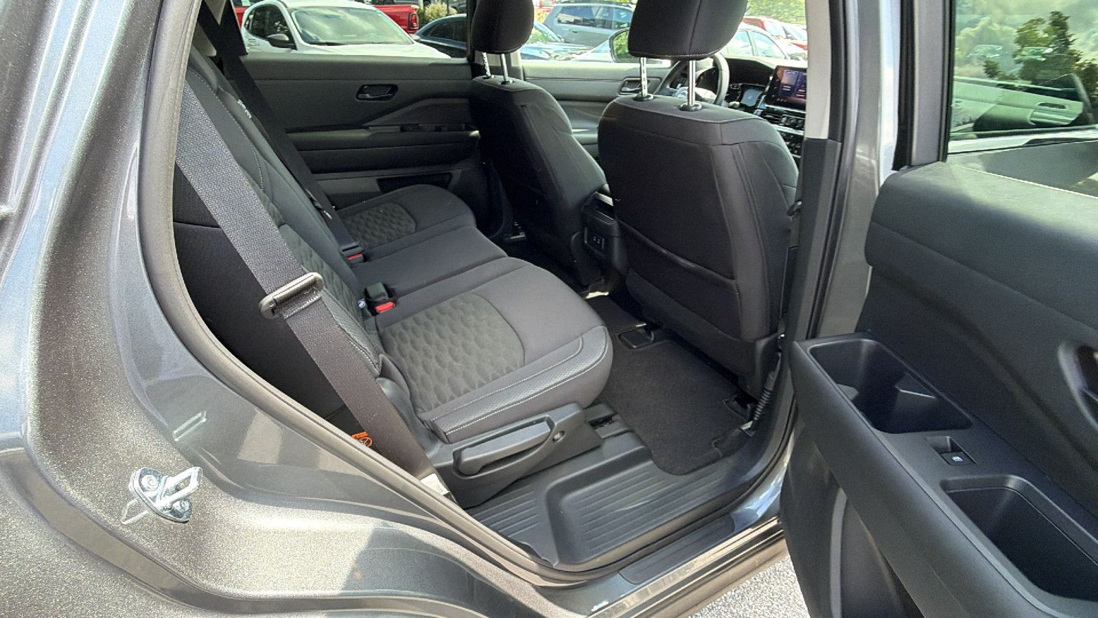 Used 2026 Nissan Pathfinder SV AWD/4WD image 21