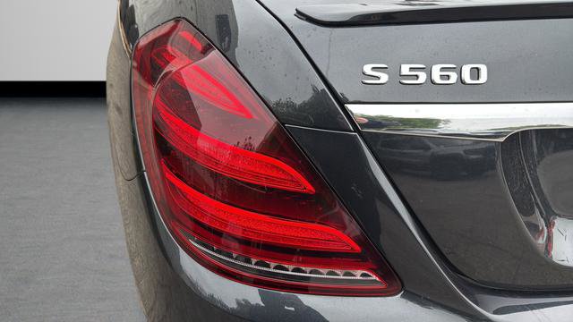 Used 2019 Mercedes-Benz S 560 Sedan image 32