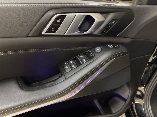 Used 2023 BMW X5 sDrive40i w/ M Sport Package image 7