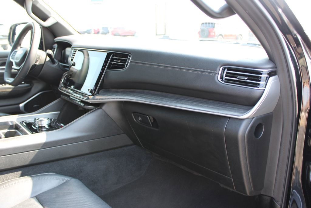 Used 2024 Jeep Wagoneer L Series II w/ Flexible Seating Group image 31