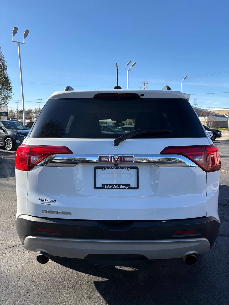 Used 2019 GMC Acadia SLT w/ LPO, Cargo Package image 8