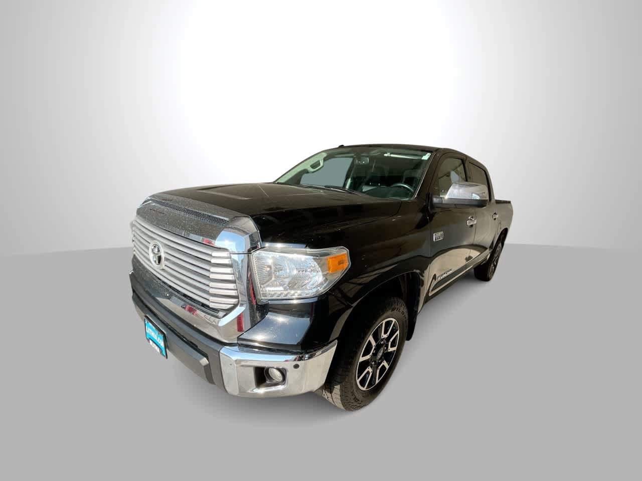 Used 2015 Toyota Tundra Limited w/ Limited Premium Package AWD/4WD image 4