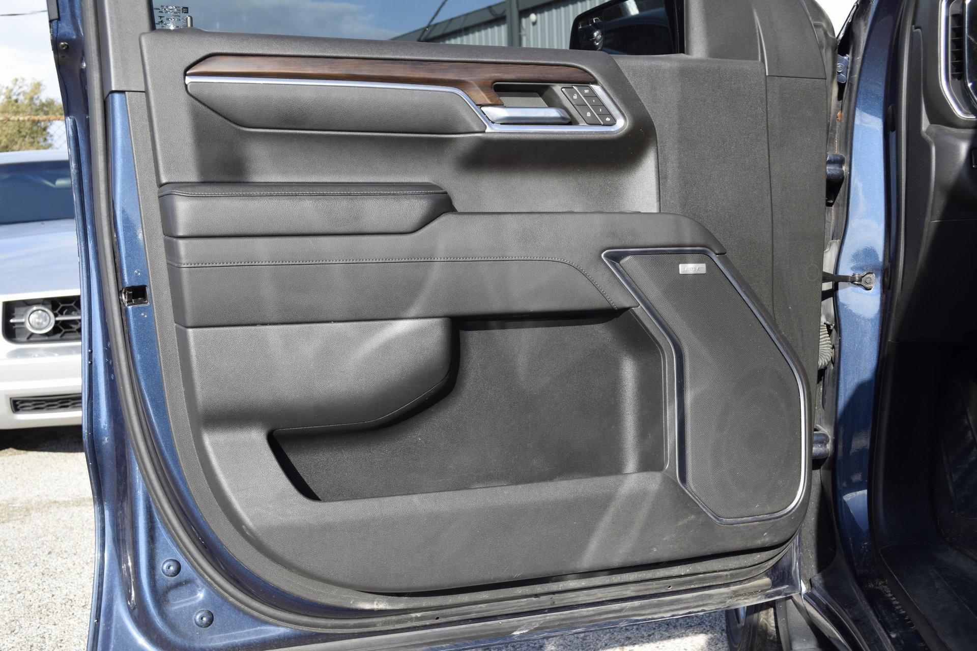 Used 2022 GMC Sierra 1500 SLT w/ SLT Convenience Package image 19