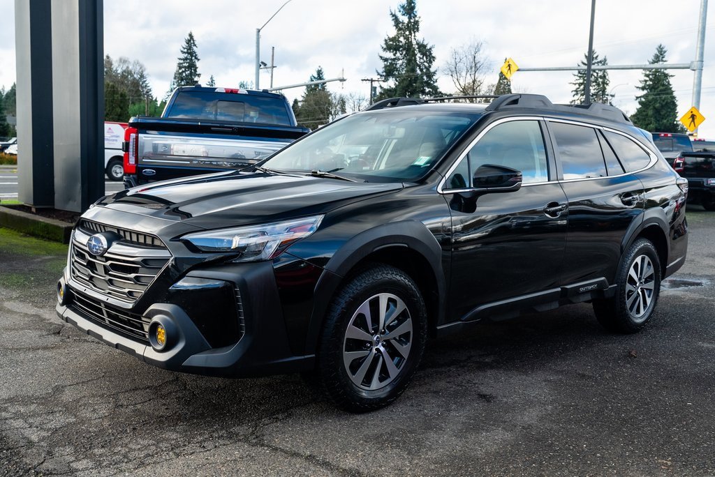 Used 2024 Subaru Outback Premium image 3
