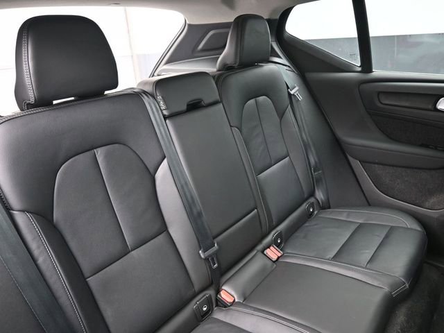 Used 2024 Volvo XC40 B5 Core AWD/4WD image 30