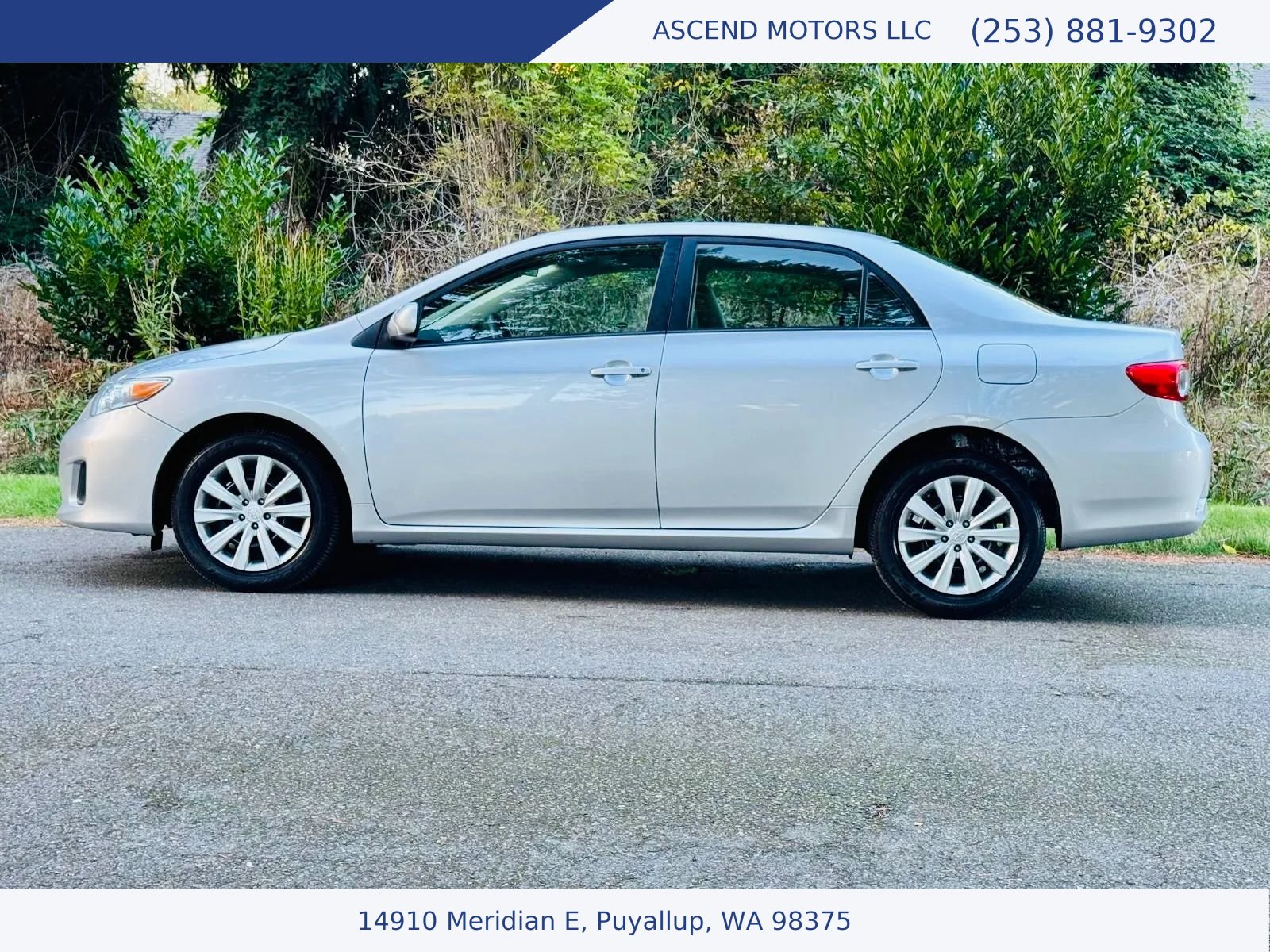 Used 2012 Toyota Corolla LE FWD image 2