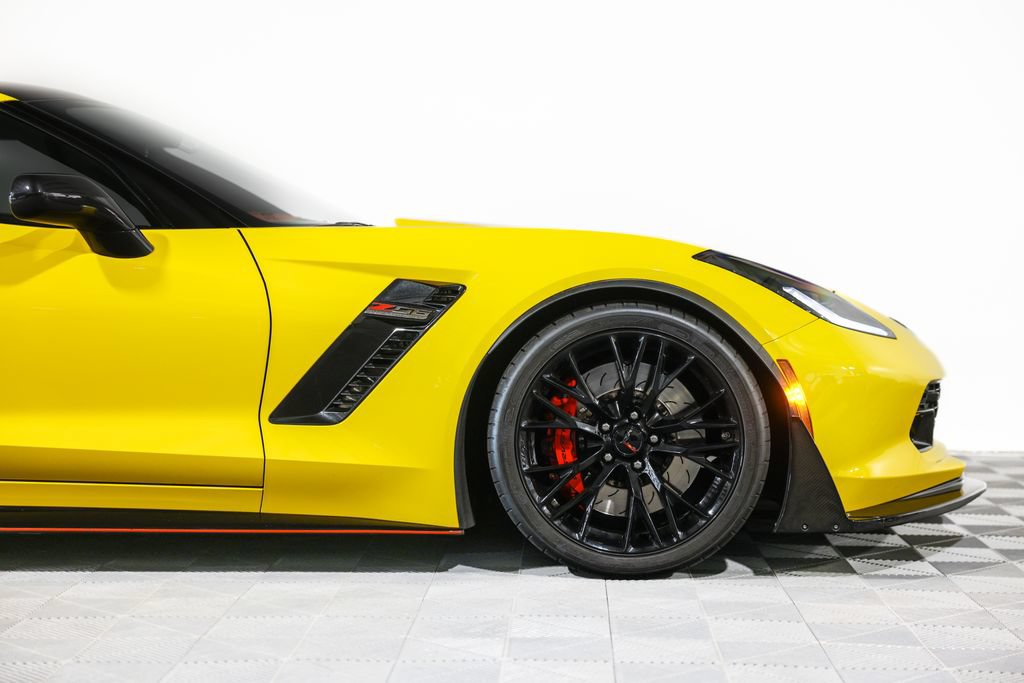 Used 2016 Chevrolet Corvette Z06 w/ 3LZ Preferred Equipment Group RWD image 3