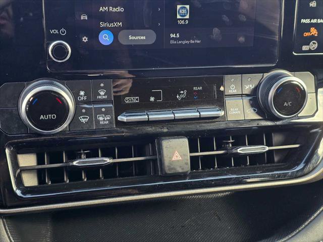 Used 2023 Toyota Highlander LE FWD image 31