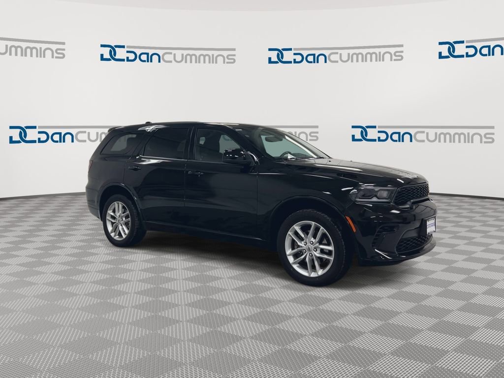 Used 2023 Dodge Durango GT image 2