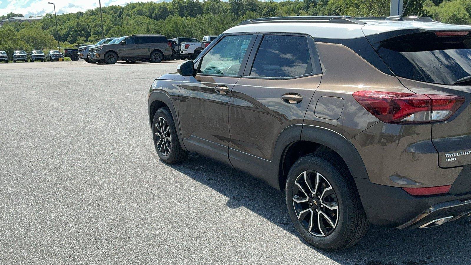 Used 2022 Chevrolet TrailBlazer ACTIV w/ Sun and Liftgate Package AWD/4WD image 8