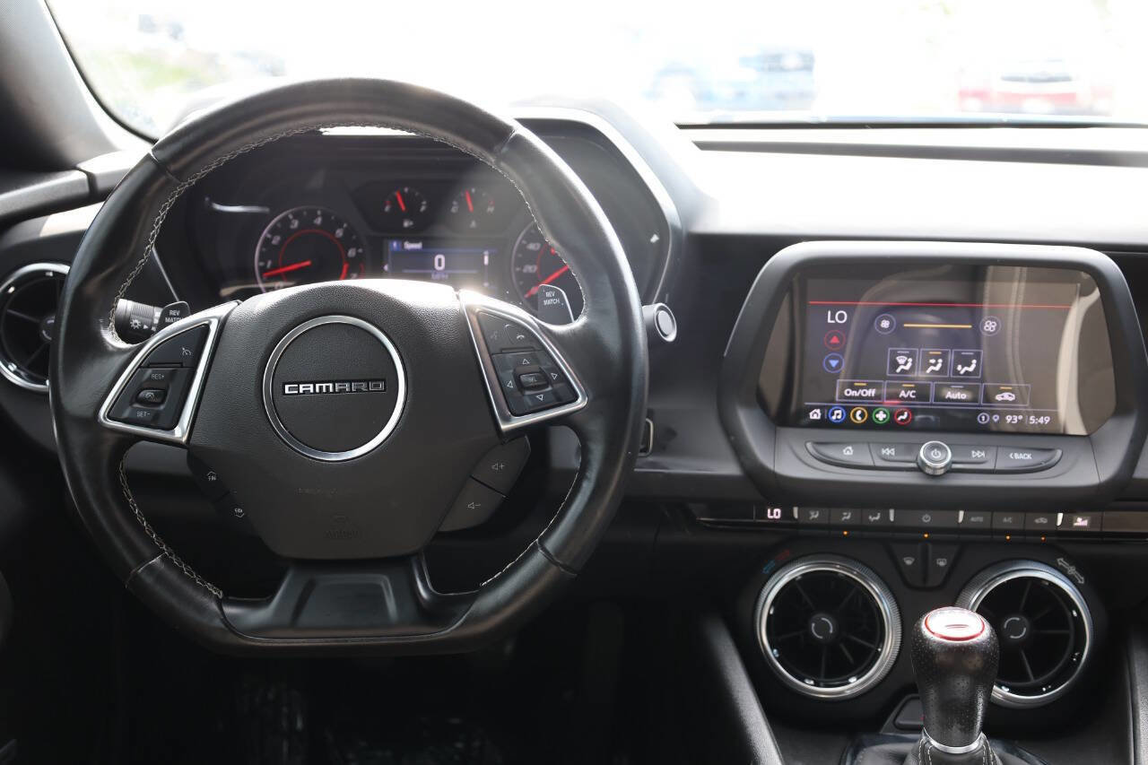 Used 2022 Chevrolet Camaro LT w/ Technology Package image 21