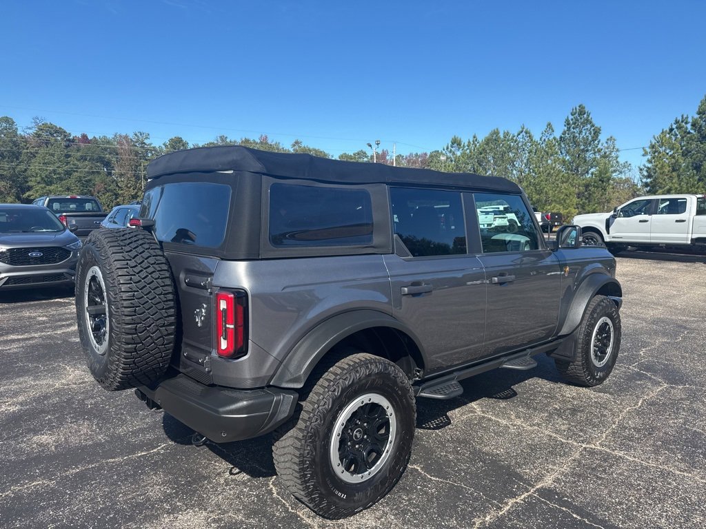 Used 2022 Ford Bronco Badlands image 19