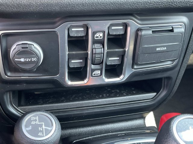 Used 2024 Jeep Wrangler Unlimited Sport AWD/4WD image 29