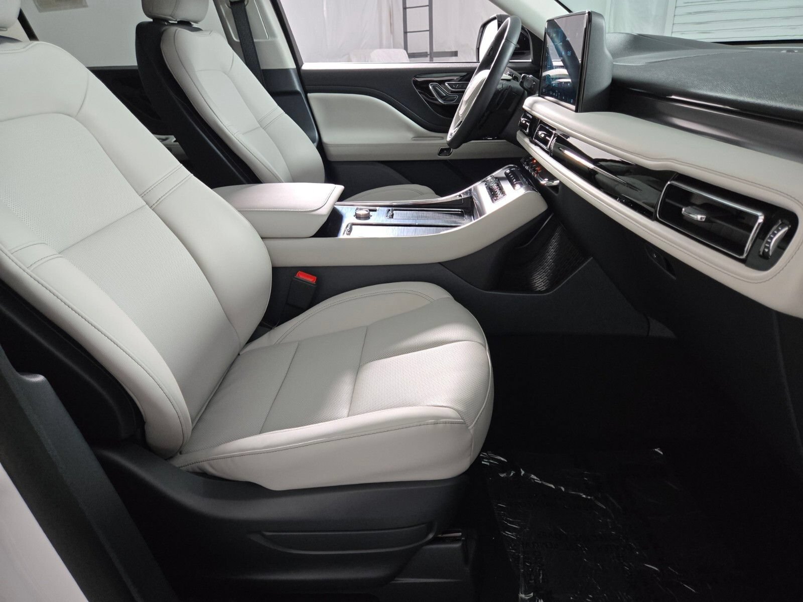 New 2026 Lincoln Aviator AWD image 20