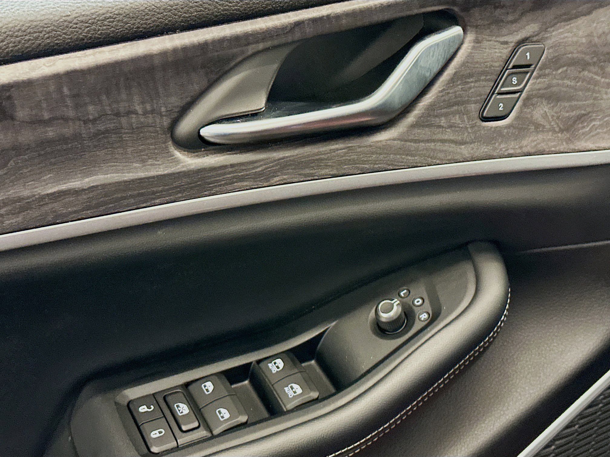 Used 2023 Jeep Grand Cherokee L Limited w/ Trailer Tow Group (B) image 15