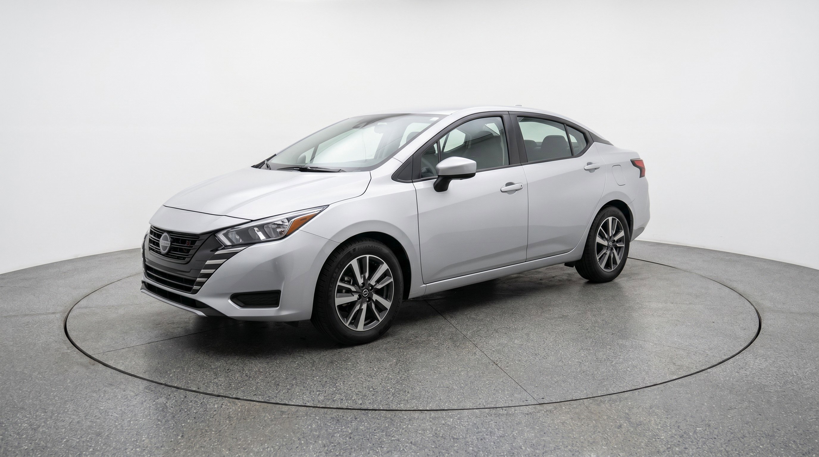 Used 2025 Nissan Versa SV FWD image 3