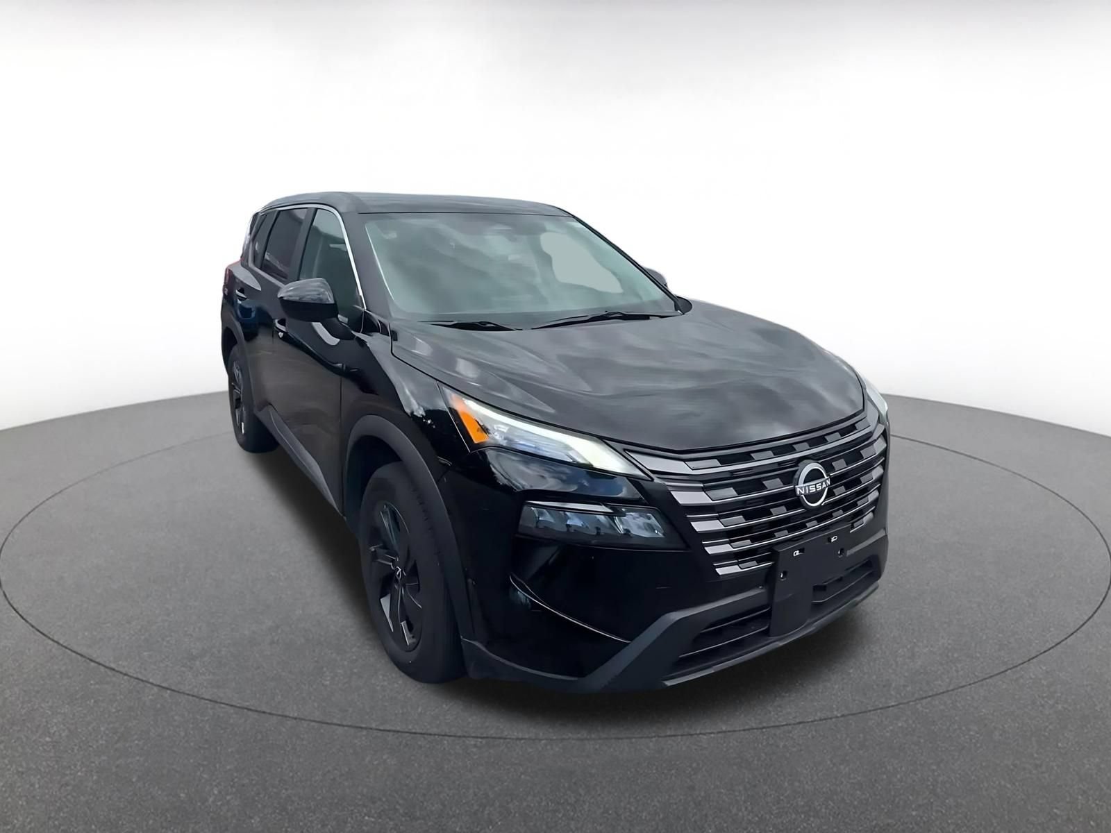 Used 2026 Nissan Rogue SV AWD/4WD image 3
