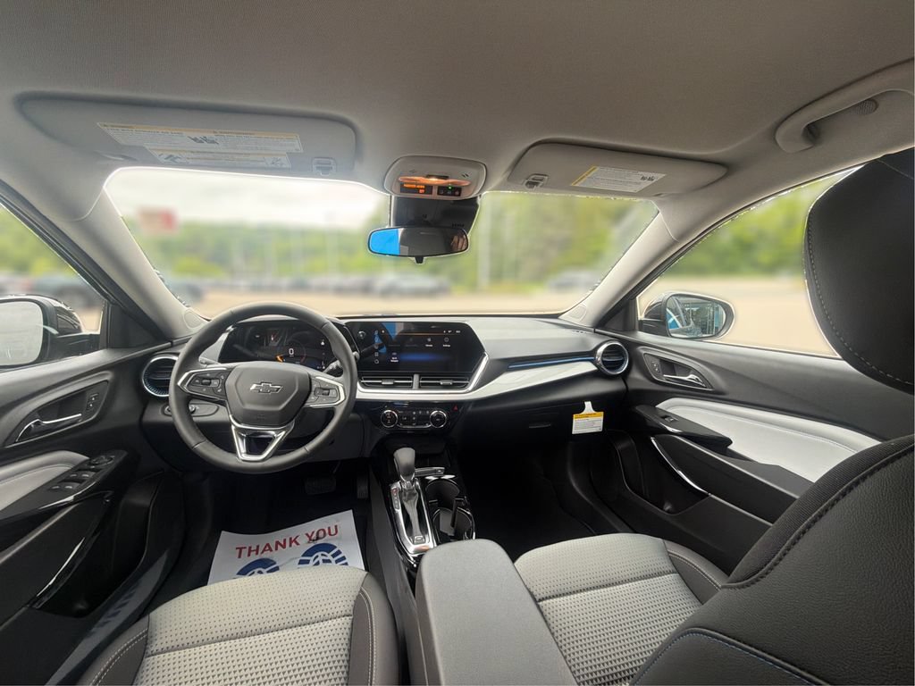 New 2026 Chevrolet Trax LT w/ Midnight Edition FWD image 26