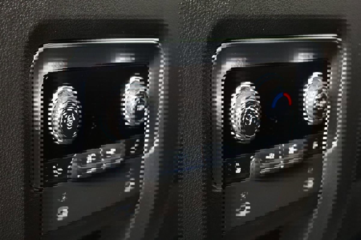 Used 2024 Chevrolet Tahoe High Country w/ Premium Package 2 image 33