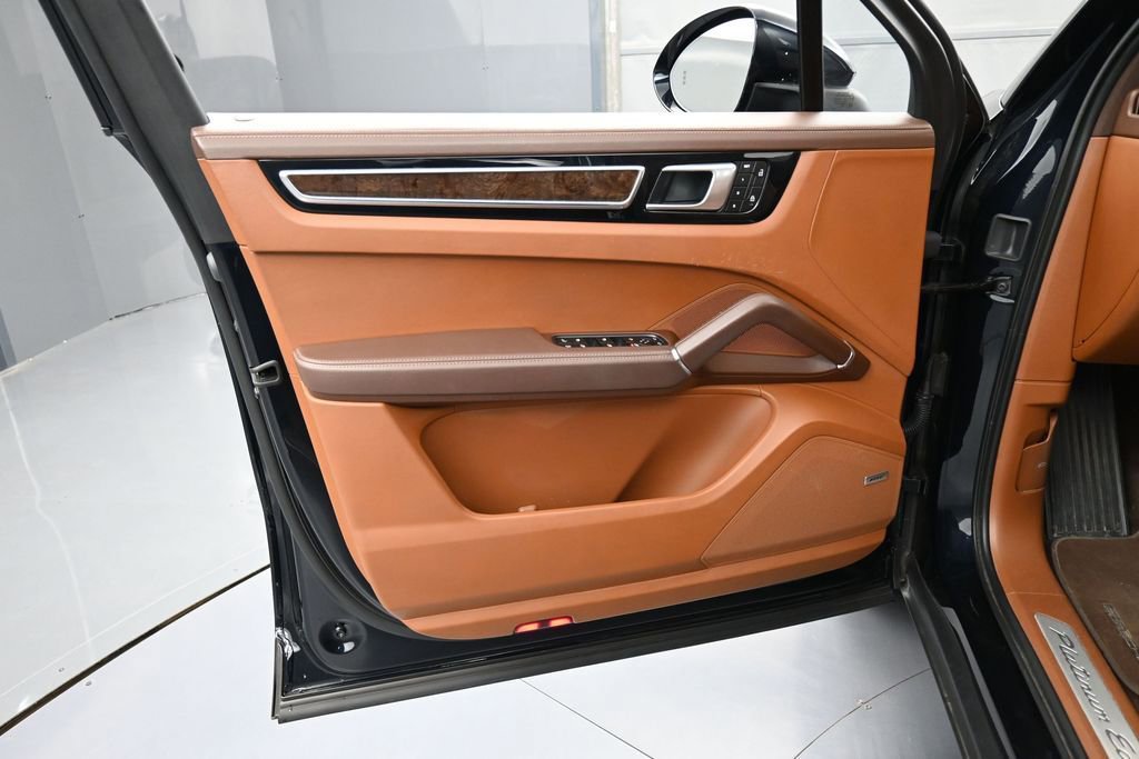 Certified 2023 Porsche Cayenne Platinum Edition AWD/4WD image 15